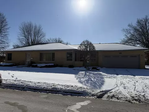 144 E Jackson St, Elmhurst, IL 60126