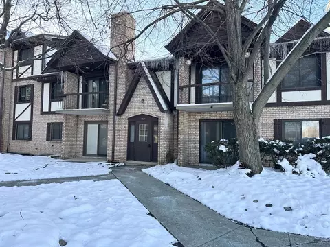 2807 Glenwood Lansing Rd #212, Lynwood, IL 60411