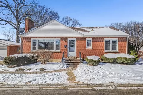 137 Highwood Ave, Highwood, IL 60040