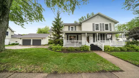 321 E Chamberlin St, Dixon, IL 61021