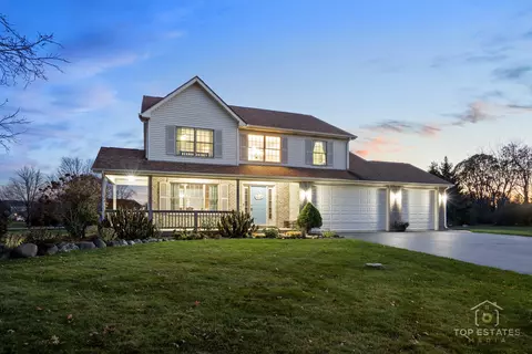 Exterior - 2303 Fox Bluff Ln, Spring Grove, IL 60081 photo 8 of 9