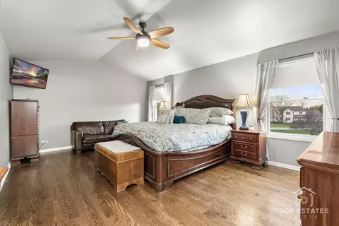 Bedroom - 2303 Fox Bluff Ln, Spring Grove, IL 60081 photo 1 of 4