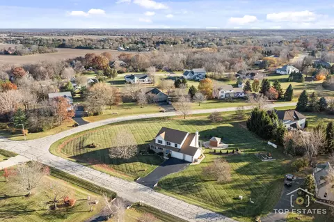 View/Area - 2303 Fox Bluff Ln, Spring Grove, IL 60081 photo 2 of 7