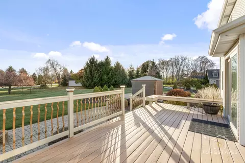 Exterior - 2303 Fox Bluff Ln, Spring Grove, IL 60081 photo 3 of 9