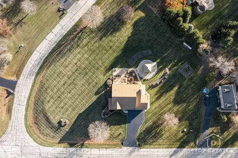View/Area - 2303 Fox Bluff Ln, Spring Grove, IL 60081 photo 7 of 7