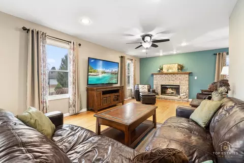 Other - 2303 Fox Bluff Ln, Spring Grove, IL 60081 photo 4 of 8