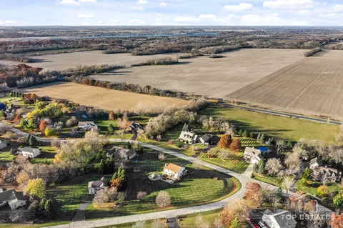 View/Area - 2303 Fox Bluff Ln, Spring Grove, IL 60081 photo 5 of 7