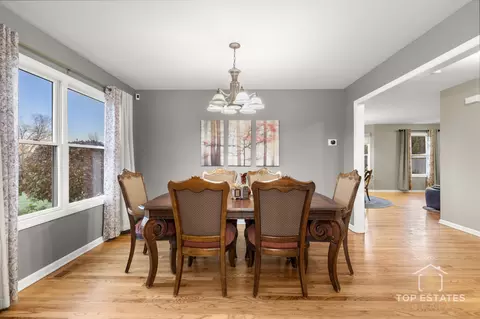Dining - 2303 Fox Bluff Ln, Spring Grove, IL 60081 photo 2 of 3