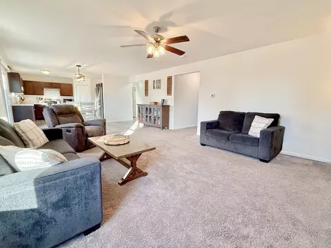 Living - 1013 Daniel St, Plano, IL 60545 photo 2 of 2