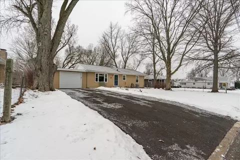 202 Tanner St, Bloomington, IL 61701 photo 2