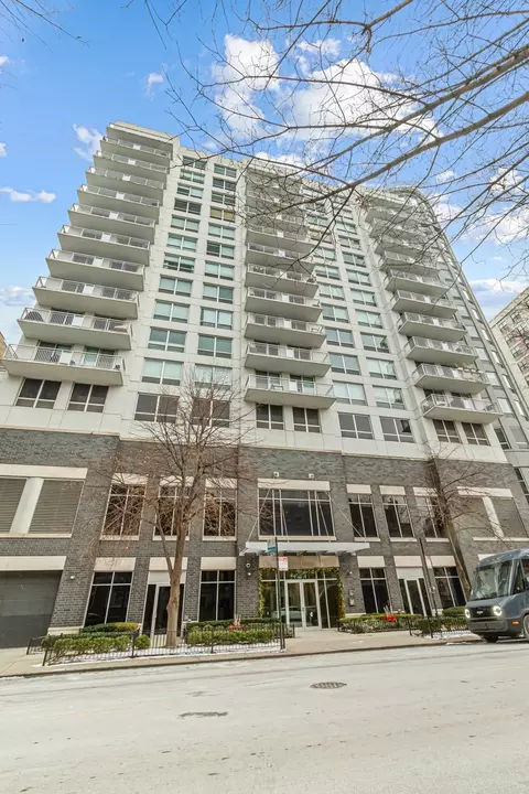 421 W Huron St #805, Chicago, IL 60654