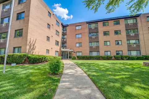 1600 W Greenleaf Ave #103, Chicago, IL 60626