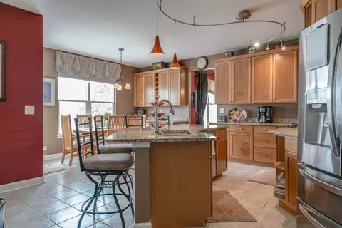 Kitchen - 2224 Barrett Dr, Algonquin, IL 60102 photo 1 of 4