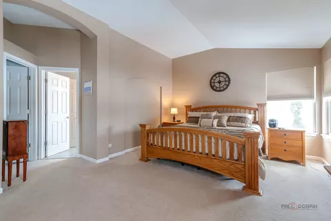 Bedroom - 2224 Barrett Dr, Algonquin, IL 60102 photo 3 of 5