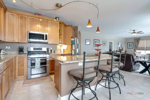 Kitchen - 2224 Barrett Dr, Algonquin, IL 60102 photo 4 of 4