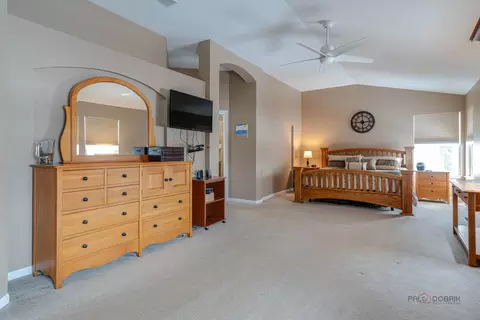 Bedroom - 2224 Barrett Dr, Algonquin, IL 60102 photo 2 of 5