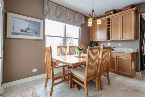 Dining - 2224 Barrett Dr, Algonquin, IL 60102 photo 3 of 4
