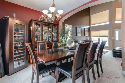 Dining - 2224 Barrett Dr, Algonquin, IL 60102 photo 2 of 4