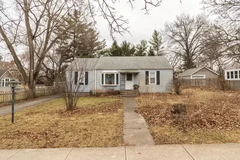 105 Traube Ave, Downers Grove, IL 60515