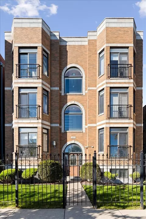 2022 N Wood St #1S, Chicago, IL 60614