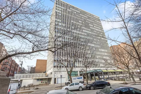 444 W Fullerton Pkwy #603, Chicago, IL 60614