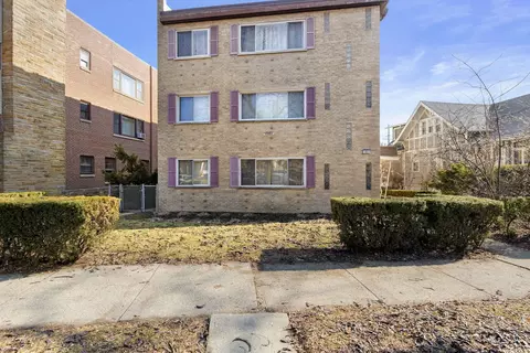 7227 N Ridge Blvd #1A, Chicago, IL 60645