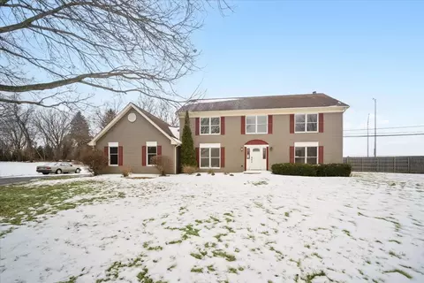747 Jamestowne Ct, Sleepy Hollow, IL 60118