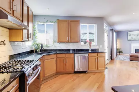 Kitchen - 1605 Cascade Ridge Dr, Plainfield, IL 60586 photo 2 of 3