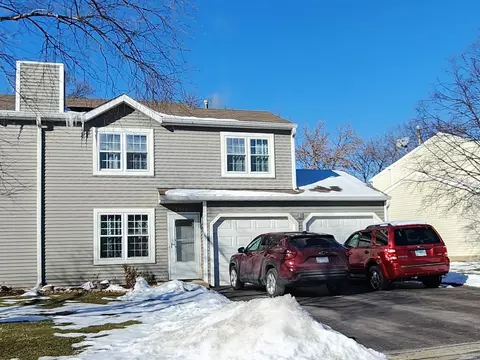 2000 Westview Ln, Round Lake Beach, IL 60073