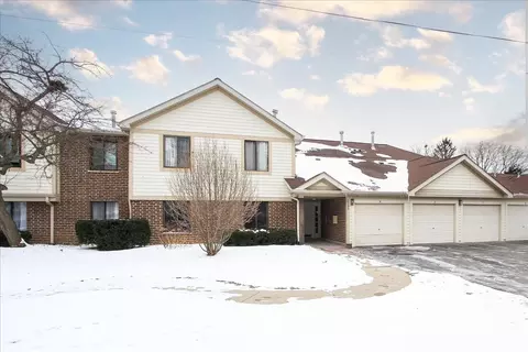 2332 N Old Hicks Rd #8, Palatine, IL 60074
