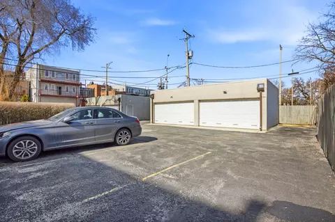 Exterior - 1024 E 46th St #2W, Chicago, IL 60653 photo 6 of 8