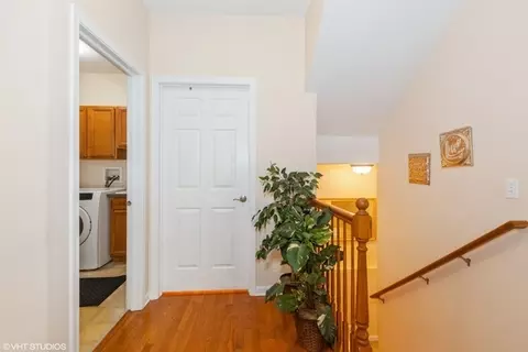 Entry Way - 152 Orchards Pass, Bartlett, IL 60103 photo 2 of 6