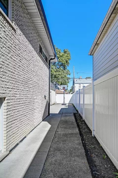 7702 W 66th St, Bedford Park, IL 60501 photo 24