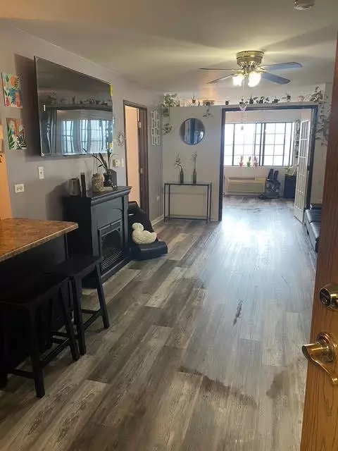 3370 W Brooke Ave #410, Waukegan, IL 60087