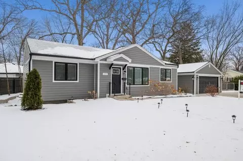 1177 Ridge Rd, Highland Park, IL 60035