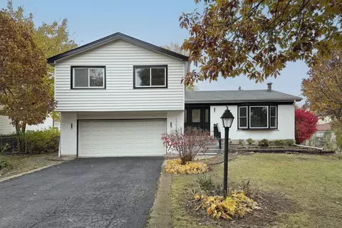 1703 N Burning Bush Ln, Mount Prospect, IL 60056