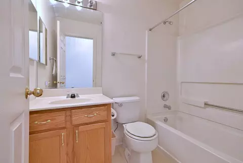 Bath - 1202 Delta Dr, Elgin, IL 60123 photo 2 of 2