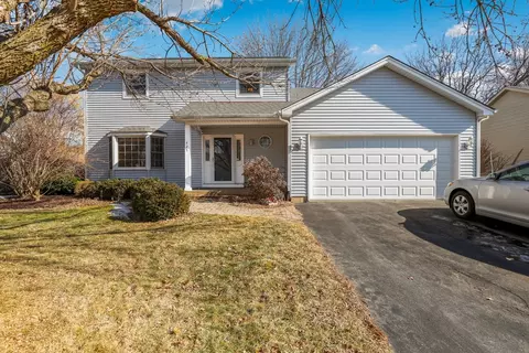 425 Cambridge Ave, Elburn, IL 60119