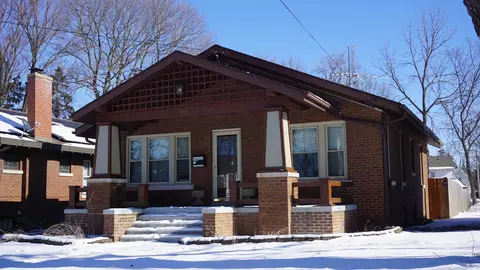 1003 Victoria St, Antioch, IL 60002