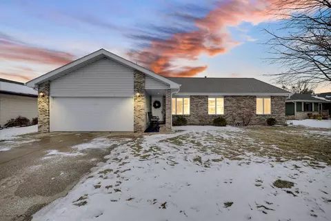 375 Meadows N Rd, Bourbonnais, IL 60914