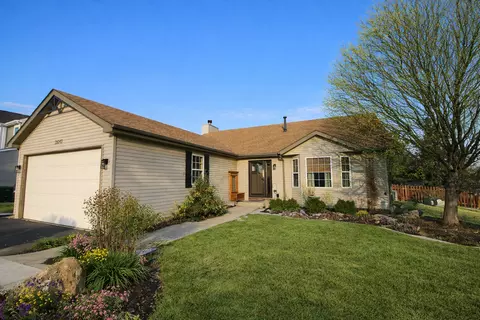 26049 S White Oak Trl, Channahon, IL 60410