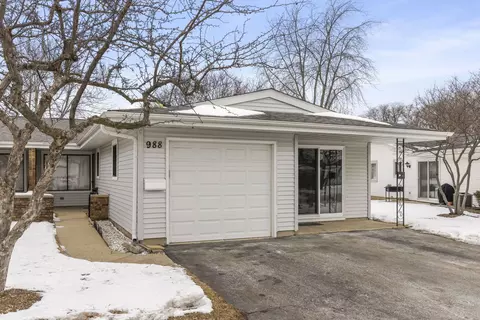 988 Chelsea Ln, Schaumburg, IL 60193
