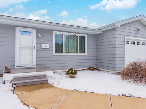 Exterior - 1111 Sheridan Rd, Normal, IL 61761 photo 7 of 10