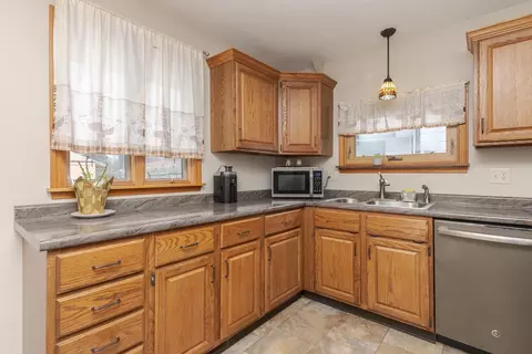 Kitchen - 1111 Sheridan Rd, Normal, IL 61761 photo 3 of 4