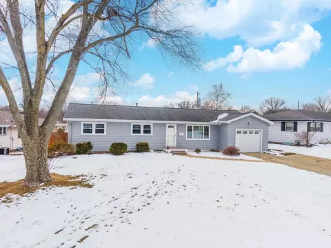 Exterior - 1111 Sheridan Rd, Normal, IL 61761 photo 8 of 10