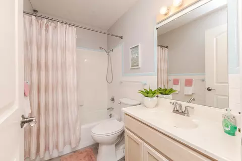Bath - 1111 Sheridan Rd, Normal, IL 61761 photo 1 of 2