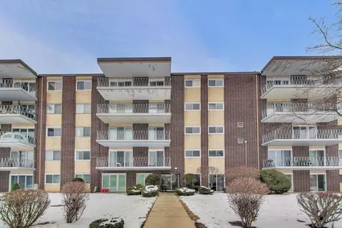 2900 Maple Ave #22C, Downers Grove, IL 60515