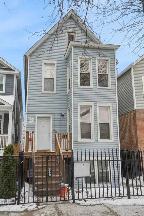 1707 N Washtenaw Ave, Chicago, IL 60647