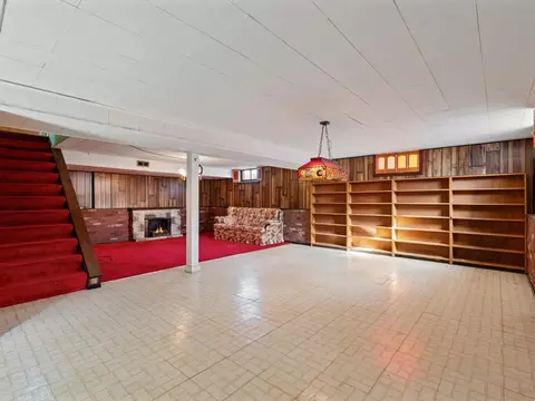 Living - 4816 44th Ave, Moline, IL 61265 photo 7 of 9