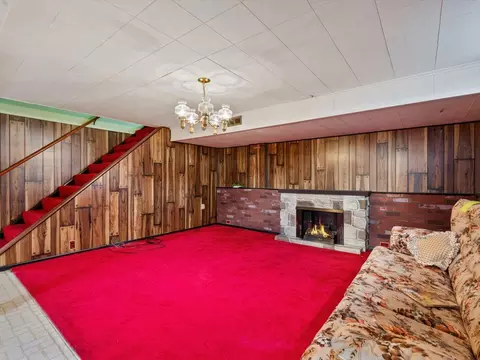 Living - 4816 44th Ave, Moline, IL 61265 photo 9 of 9